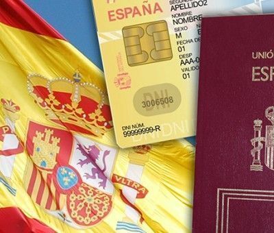 ¿Cómo se solicita la nacionalidad española por residencia? ¿Cuánto tardan en concederla?